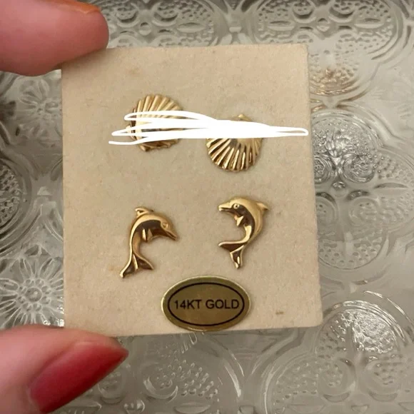 NEW vintage 14kt solid gold jumping dolphin stud earrings ocean nature animal